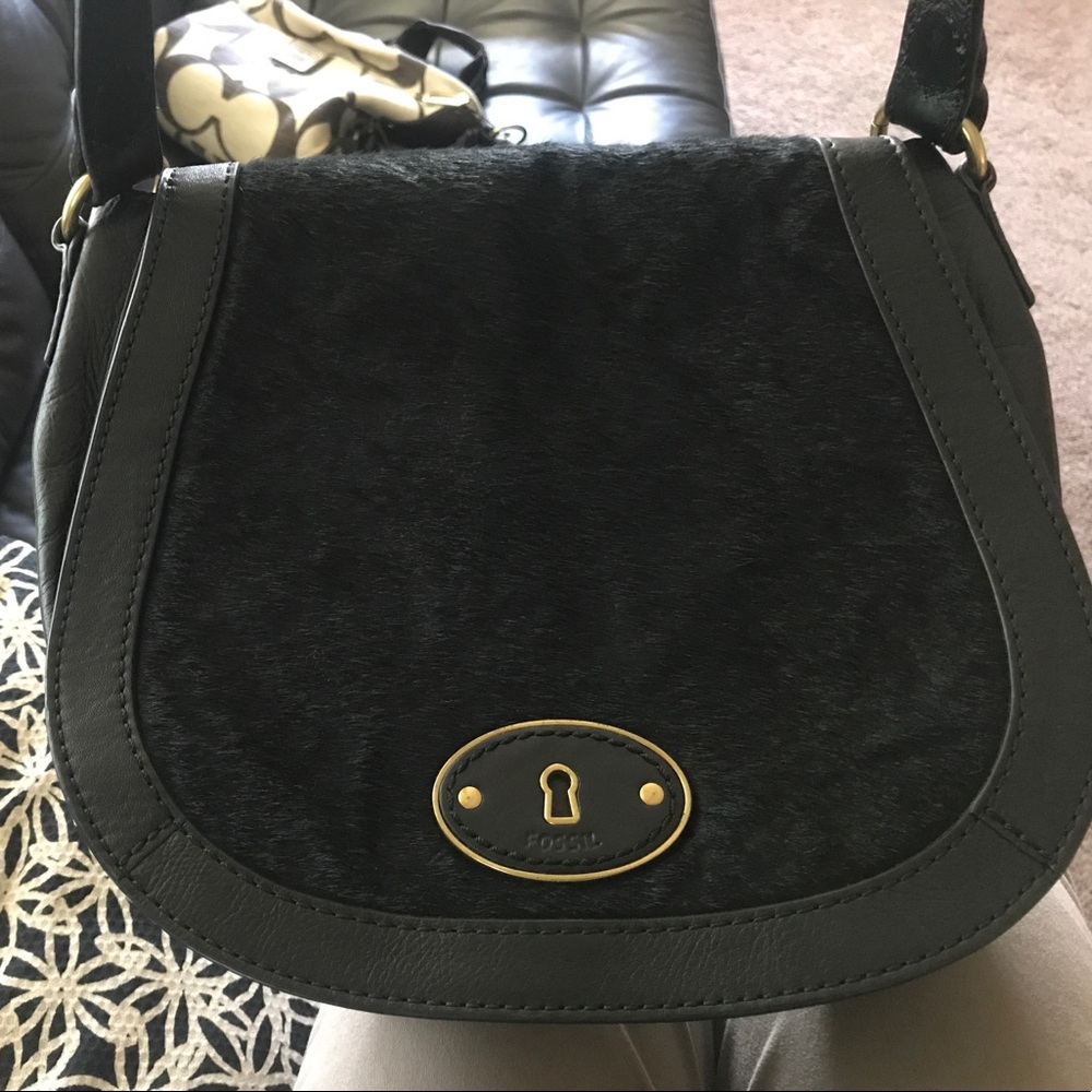 Black Fossil shoulder bag with fur